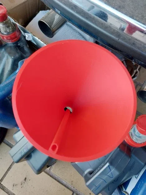 Phễu thay dầu nhớt chuyên dụng có lỗ thông hơi (Oil Canister Funnel) - Image 3
