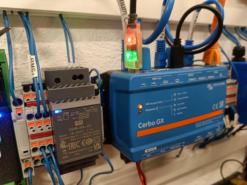 Ngàm gắn thanh ray DIN cho Victron Cerbo GX (DIN Rail Mount) - Image 1