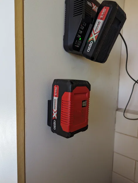 Hai giá đỡ pin đơn Ozito (Ozito Two Single Battery holders) - Image 1