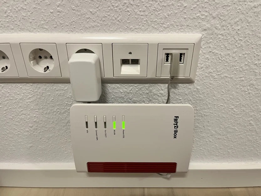 Giá treo tường cho router FRITZ!Box 7530 tích hợp quản lý cáp gọn gàng - Image 4