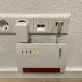 Giá treo tường cho router FRITZ!Box 7530 tích hợp quản lý cáp gọn gàng - Thumbnail 4