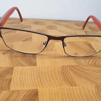 Càng kính mắt dễ in – giờ có thể tùy chỉnh