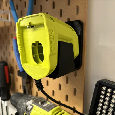 Giá treo sạc pin Ryobi One+ IntelliPort lên bảng Ikea Skadis