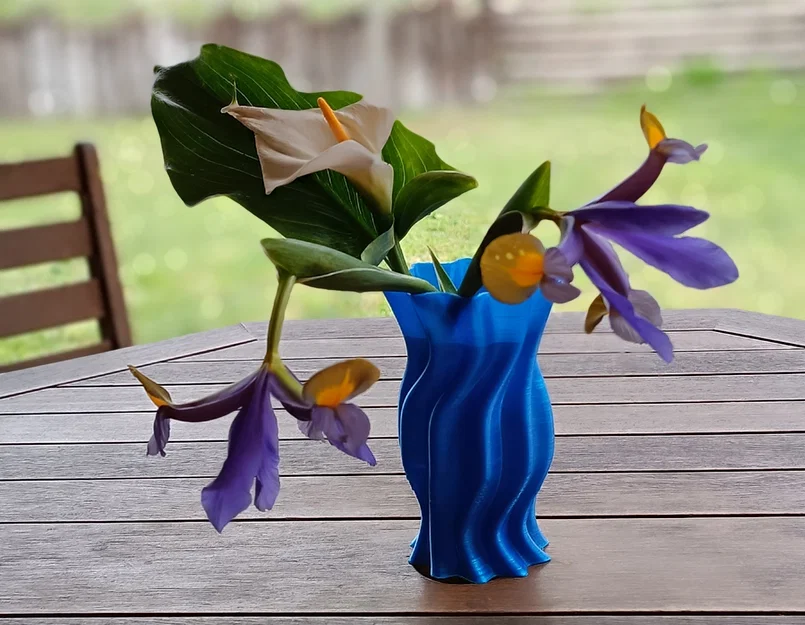 Bình hoa dẻo (Flexible Vase) - Image 1