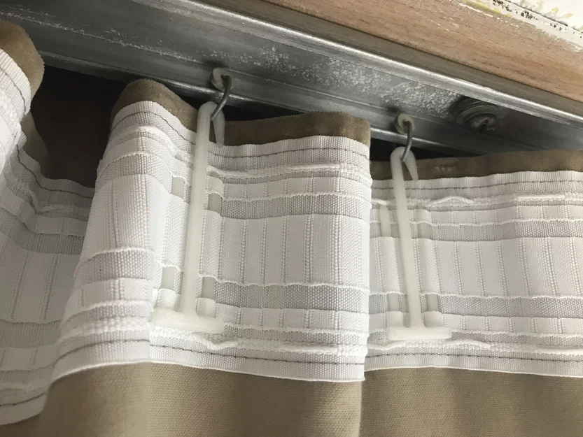 Móc cho băng xếp ly rèm (Hooks for Pleat Curtain Tape) - Image 3