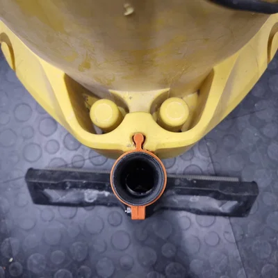 Kẹp gắn phụ kiện cho máy hút bụi Karcher WD tiện lợi