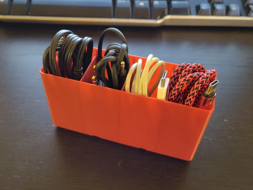 Khay Gridfinity 4 ngăn đựng cáp sạc USB tiện lợi - Image 1