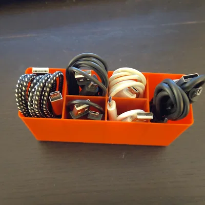 Khay Gridfinity 6 ngăn để cáp USB (đáy rỗng chừa không gian)
