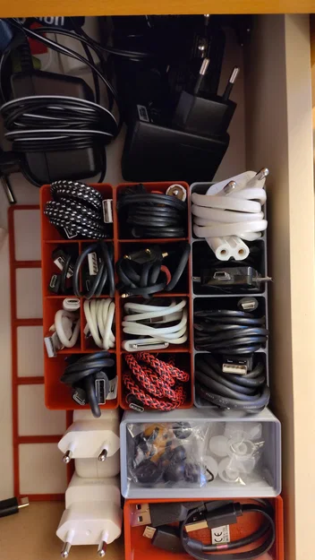 Khay Gridfinity 6 ngăn để cáp USB (đáy rỗng chừa không gian) - Image 2