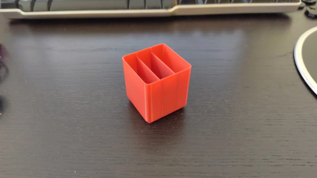 Hộp Gridfinity 1x1 đựng cáp USB 3 ngăn cho dây cáp nhỏ - Image 2