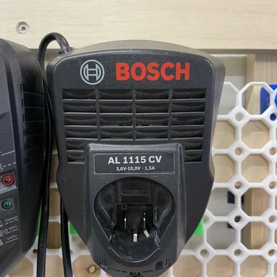 Giá treo bộ sạc Bosch 12V AL 1115 CV cho hệ thống Multiboard