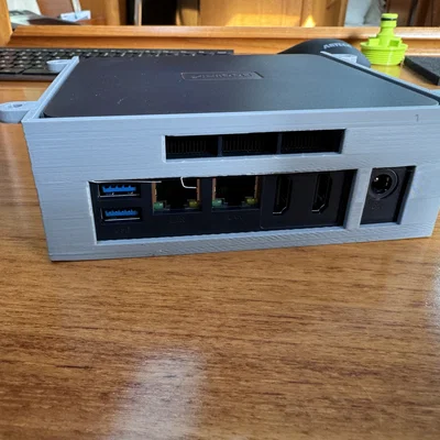 Khung treo Mini PC Beelink U59 Pro dưới bàn làm việc gọn gàng