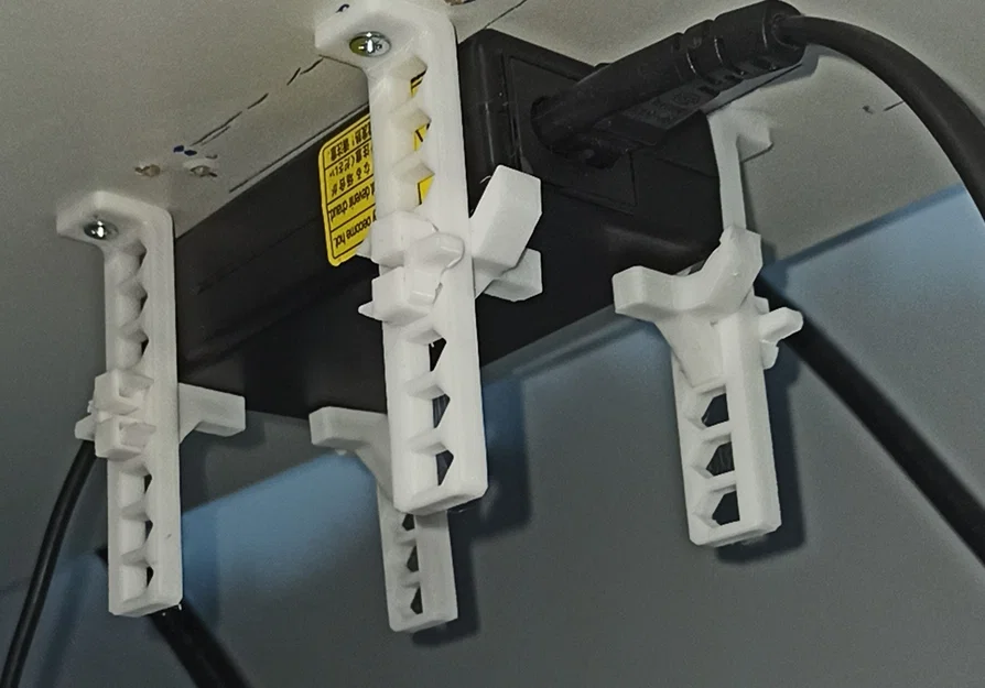 Giá đỡ cục nguồn gắn bàn làm việc - Image 1