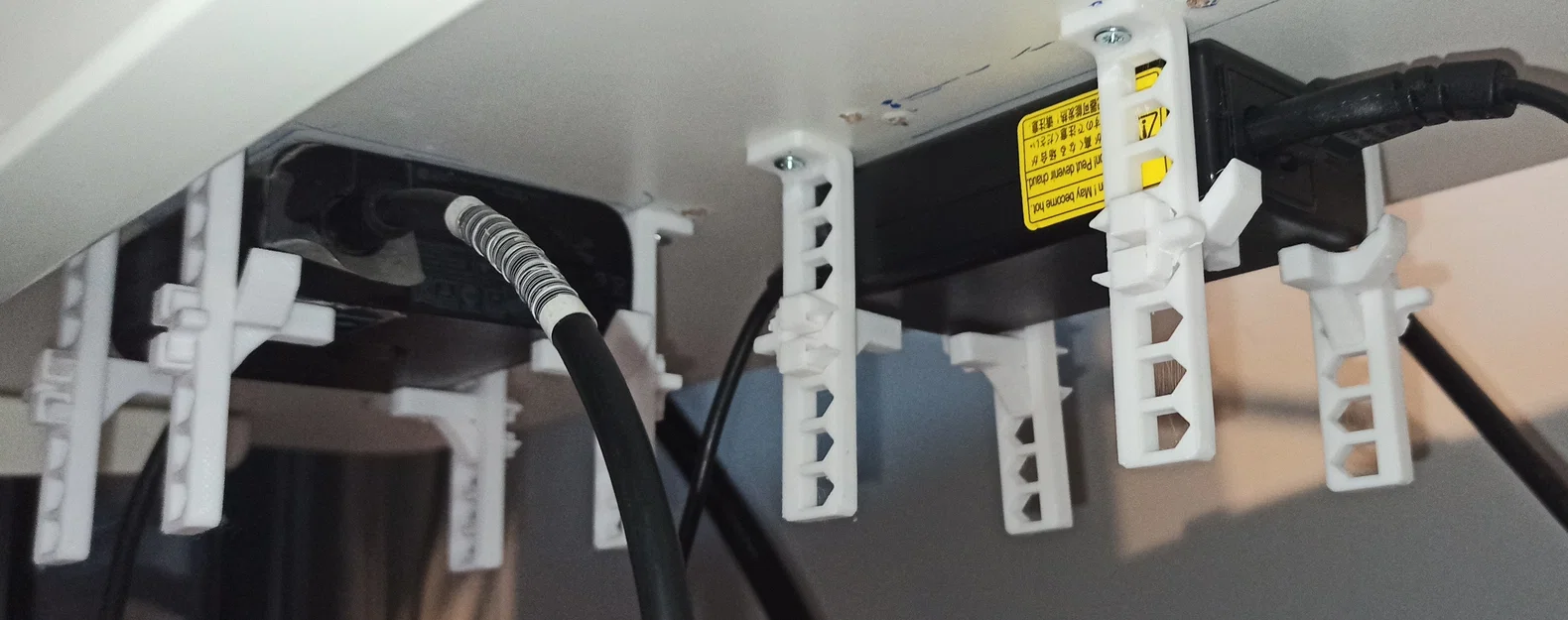 Giá đỡ cục nguồn gắn bàn làm việc - Image 3