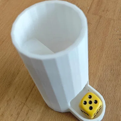 Tháp gieo xúc xắc (Dice Tower) - Phụ kiện không thể thiếu cho board game