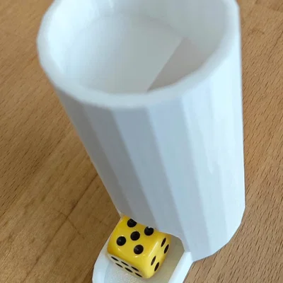Tháp gieo xúc xắc (Dice Tower) - Phụ kiện không thể thiếu cho board game