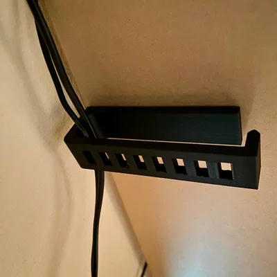 Kẹp quản lý dây cáp (Cable management clip)