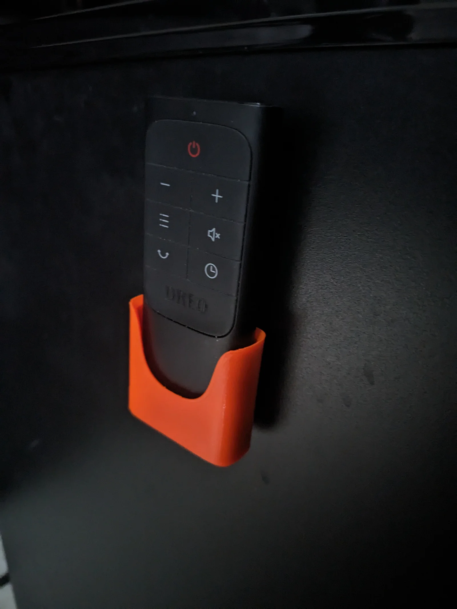 Giá treo nam châm cho điều khiển quạt Dreo - In 3D tiện lợi 1