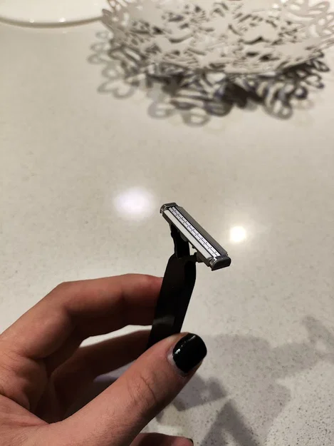 Cán cầm dao cạo Gillette Sensor Excel (VUI LÒNG ĐỌC MÔ TẢ) - Image 1