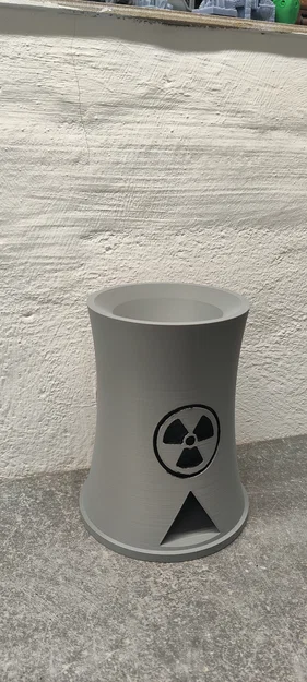 Tháp đổ xúc xắc hình tháp điện hạt nhân độc đáo - Image 4