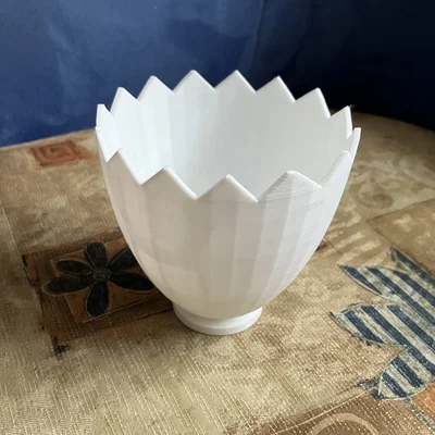 Mô hình 3D chậu cây vỏ trứng nứt trang trí Phục sinh