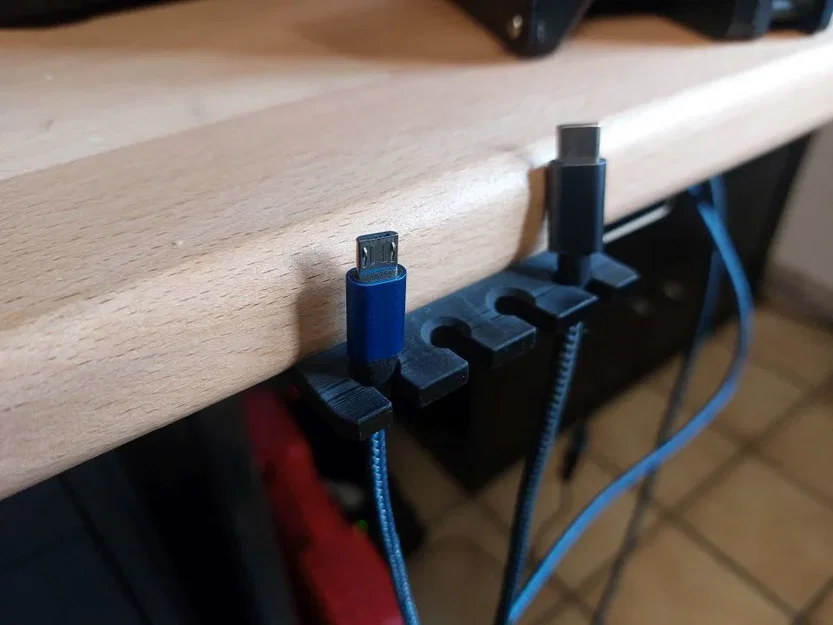 Giá treo cáp USB thông minh giúp góc làm việc ngăn nắp - Image 1