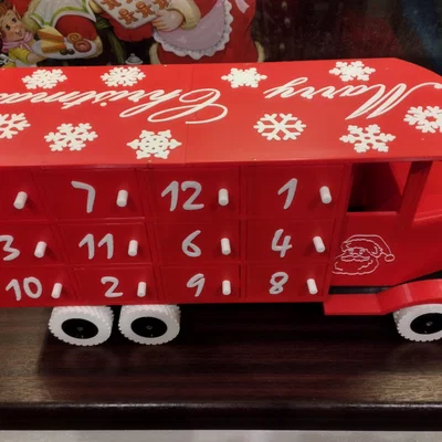 Mô hình xe tải cổ làm lịch đếm ngược Giáng sinh (Advent Calendar)