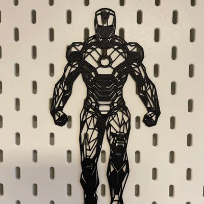 Mô hình nghệ thuật Ironman phong cách Low Poly