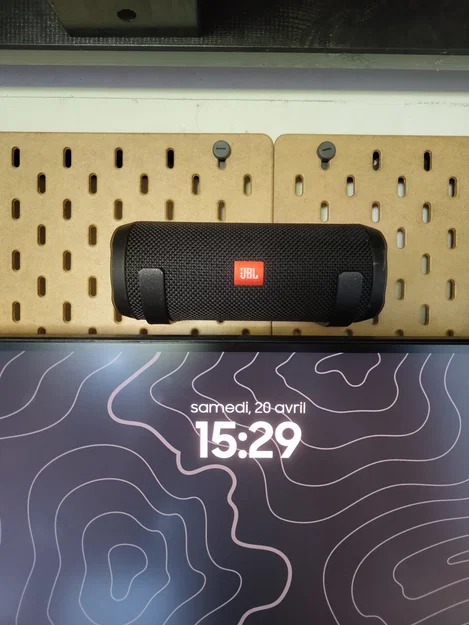 Giá treo loa JBL Flip 4 gắn tường SKADIS tiện lợi - Image 1