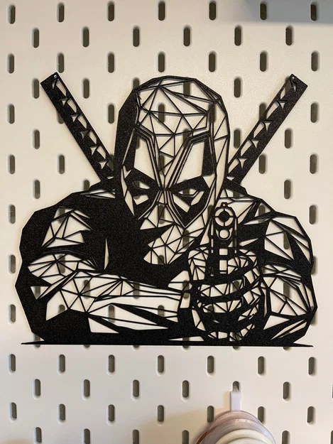 Mô hình Deadpool Low Poly - Image 2