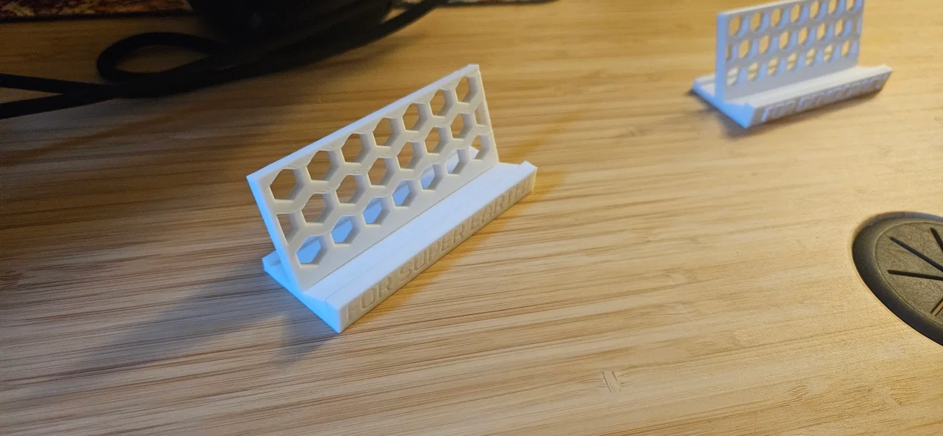 Helldivers 2 - Đế Trưng Bày Plaque - Image 3