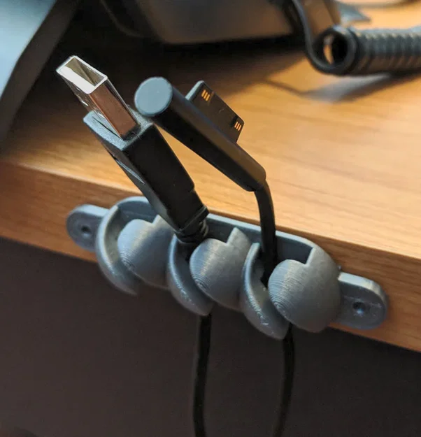 Kẹp giữ 3 sợi dây cáp - Image 1