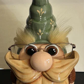 Giá Đỡ Mắt Kính Chú Lùn Gnome - Phiên Bản Đối Xứng