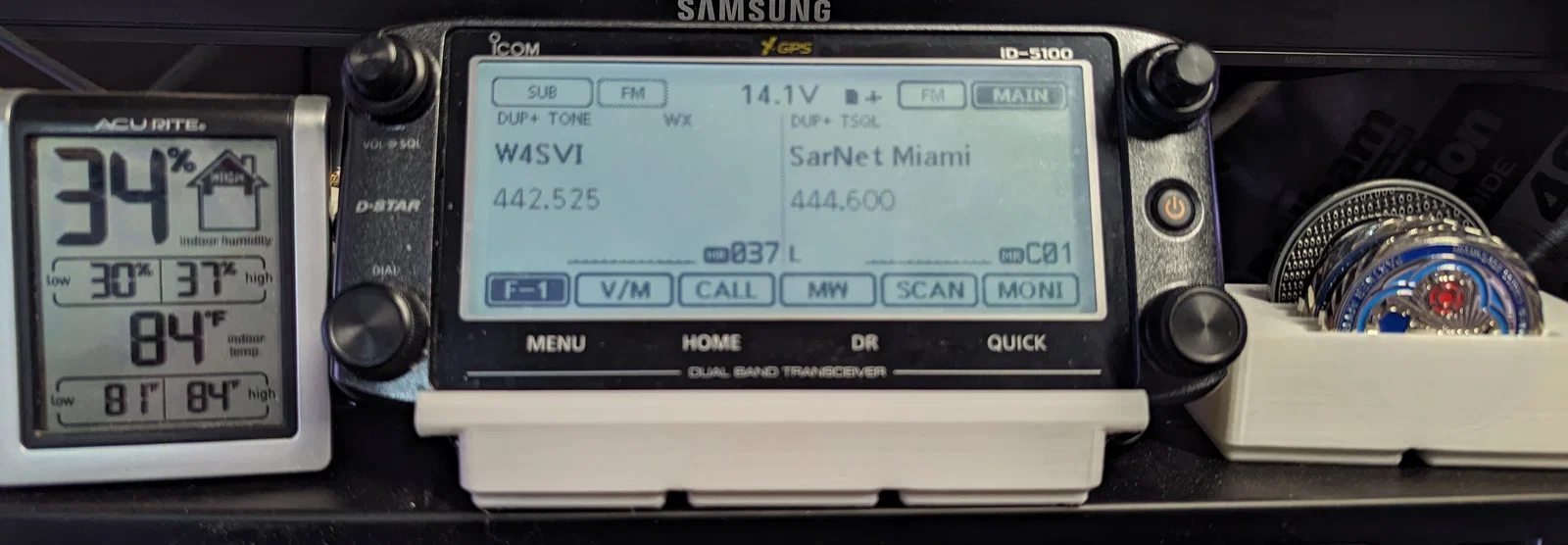 Đế để bàn iCom ID-5100 tích hợp mặt đế Gridfinity - Image 1