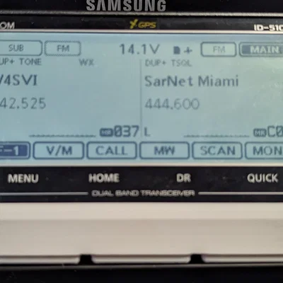Đế để bàn iCom ID-5100 tích hợp mặt đế Gridfinity