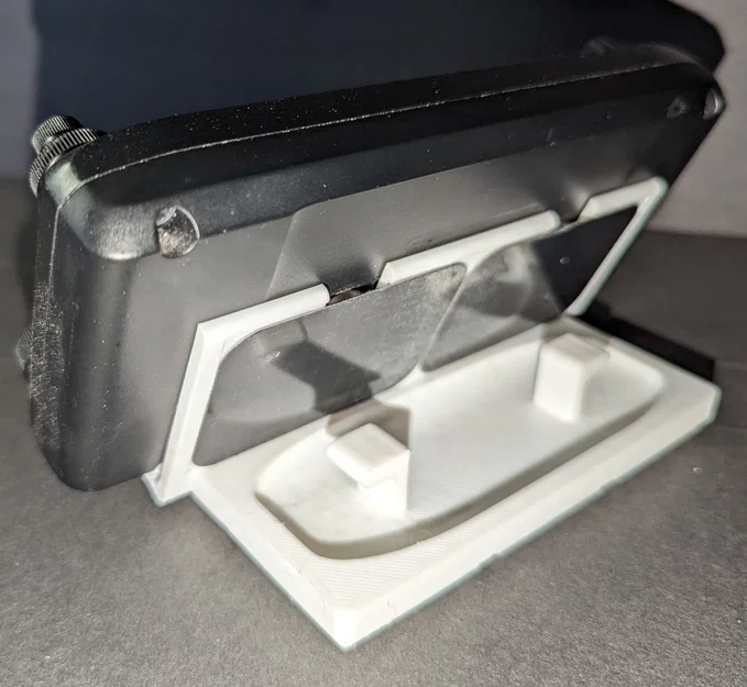 Đế để bàn iCom ID-5100 tích hợp mặt đế Gridfinity - Image 6