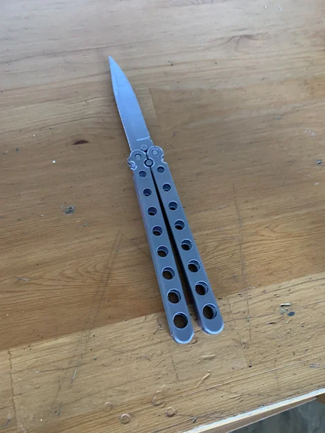 Mô hình Butterfly Knife (Dao bướm) cân bằng tốt - Image 1