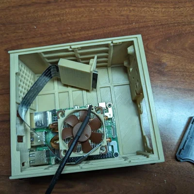 Vỏ Raspberry Pi 5 dạng tháp retro (Retro tower desktop)