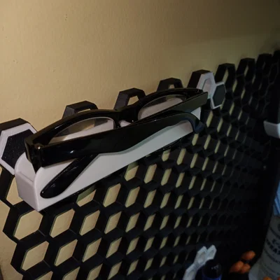 Giá treo kính mắt tiện lợi cho bảng Honeycomb Storage Wall