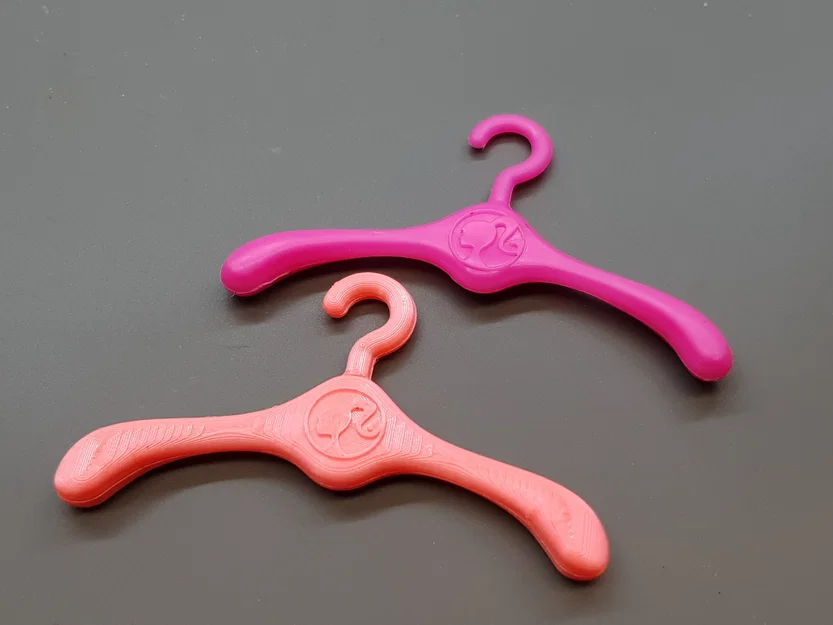Móc treo quần áo cho Barbie - Image 1