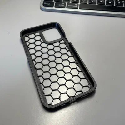 Ốp lưng iPhone 12 có khoét nút bấm