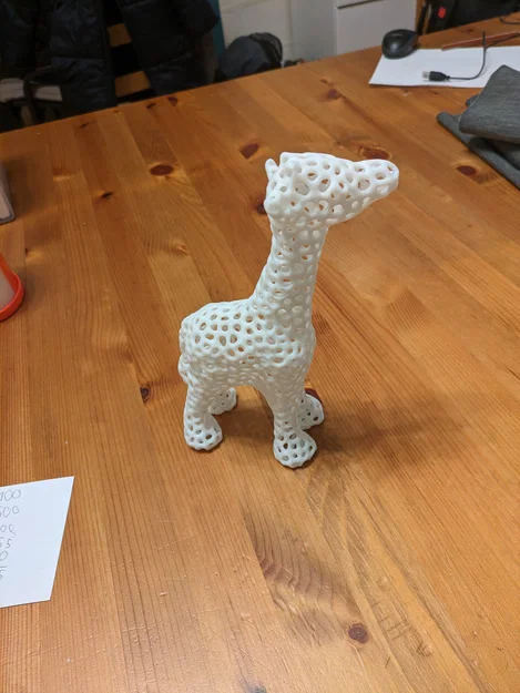 Voronoi Giraffe – Hươu cao cổ phong cách Voronoi - Image 3