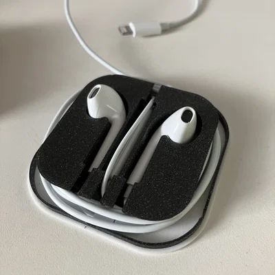 Hộp đựng tai nghe Apple Earpods - Thiết kế 3D gọn gàng, tinh tế