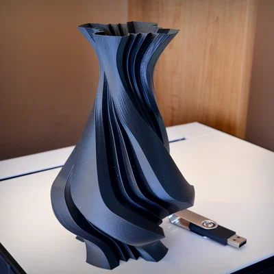 Vase 857 - Bình hoa xoáy tròn trang trí