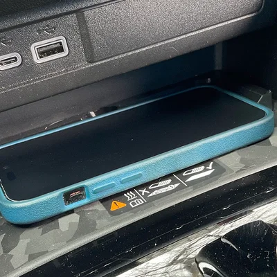 Spacer căn giữa sạc iPhone 14 Pro cho GMC Canyon/Chevy Colorado 2023+