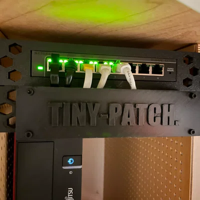 Khay quản lý cáp Tiny-Patch cho tủ rack 10 inch