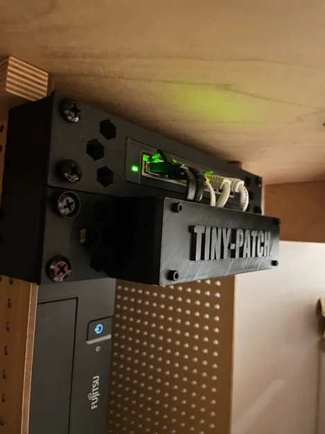 Khay quản lý cáp Tiny-Patch cho tủ rack 10 inch - Image 2