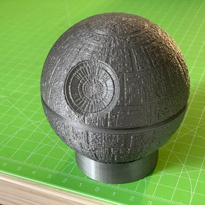 Mô hình Death Star dùng làm hộp đựng quà tiền mặt độc đáo