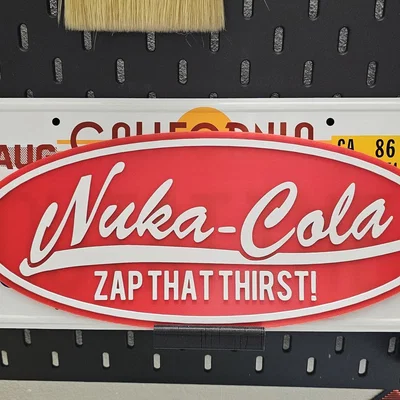 Bảng hiệu treo tường oval Nuka Cola