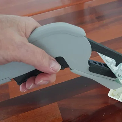 Dụng cụ bấm thuốc ra khỏi vỉ (blister) – Pill puncher